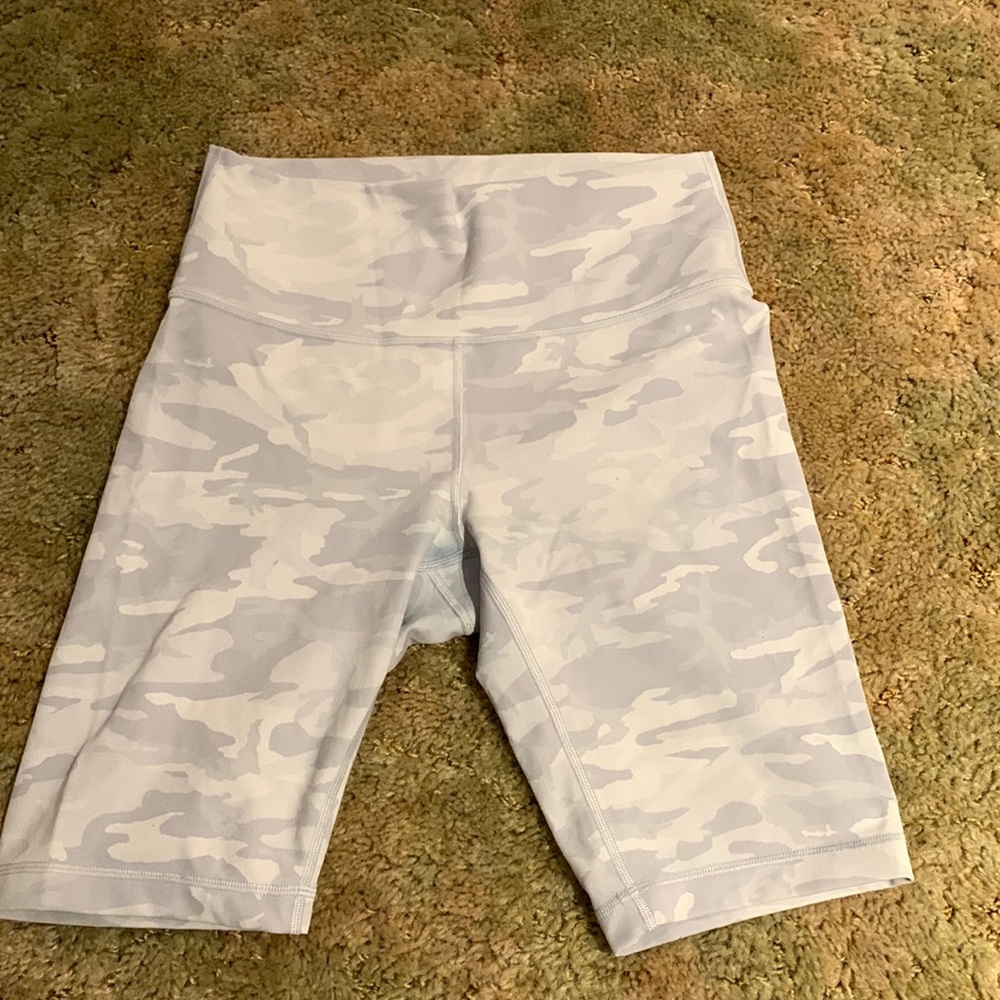 Lululemon Compression Shorts - 10